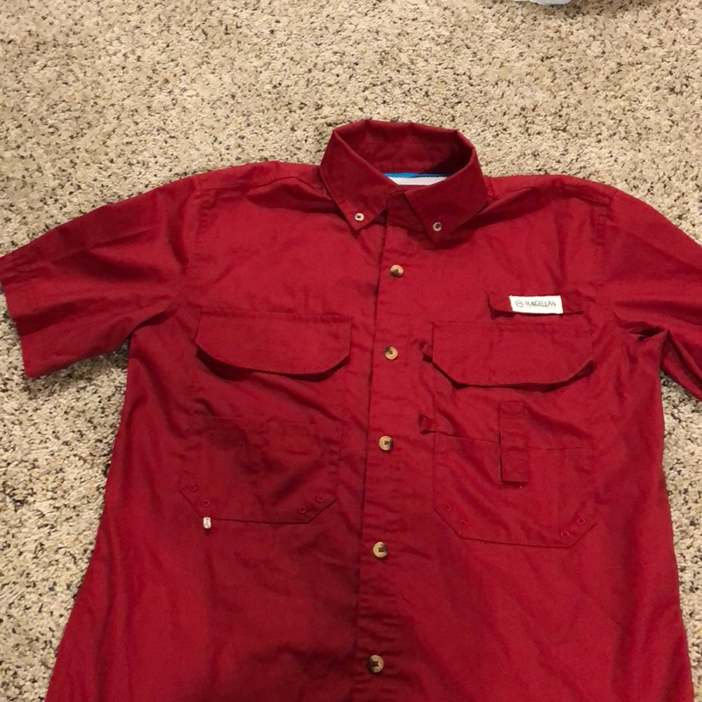 Men’s XS Angler Fit Fish Gear shirt